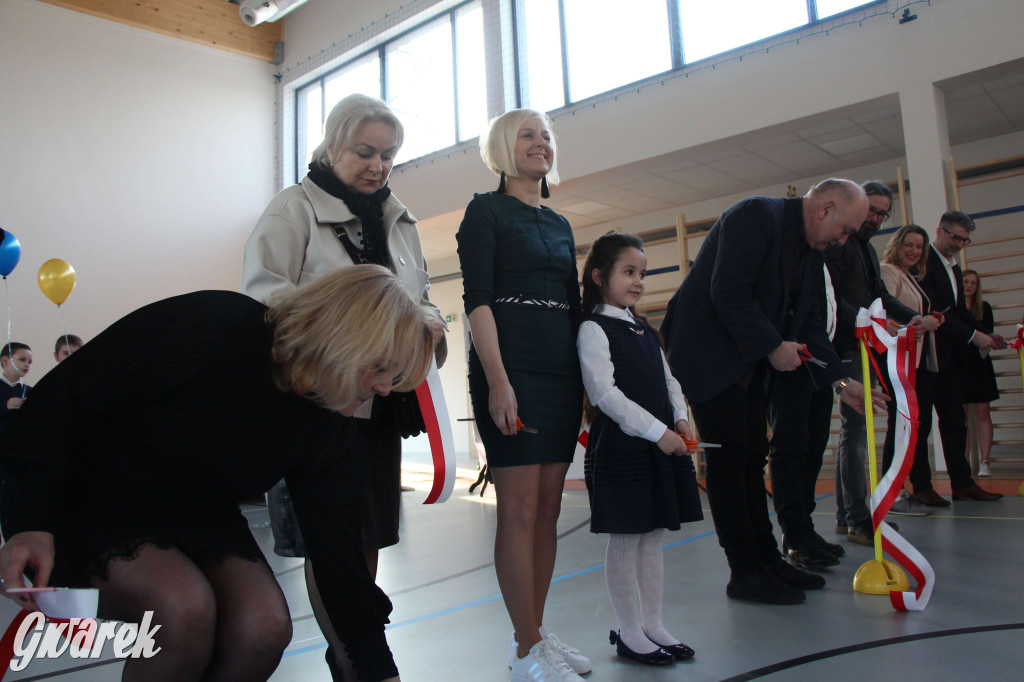 Tłumy na otwarciu sali gimnastycznej. Wielka chwila dla miejscowości