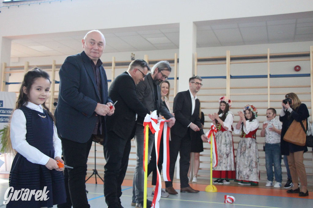 Tłumy na otwarciu sali gimnastycznej. Wielka chwila dla miejscowości