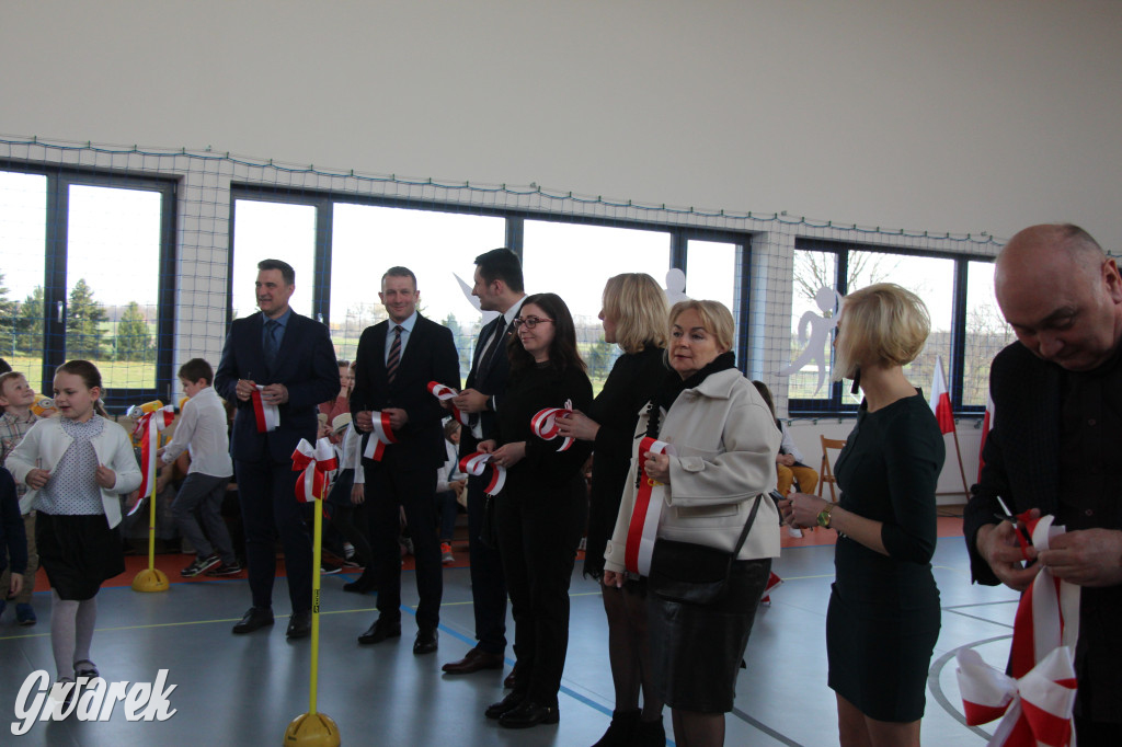 Tłumy na otwarciu sali gimnastycznej. Wielka chwila dla miejscowości