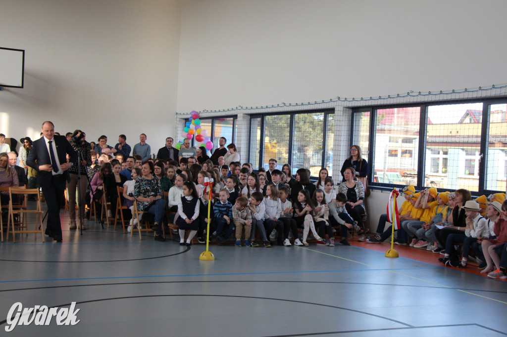 Tłumy na otwarciu sali gimnastycznej. Wielka chwila dla miejscowości