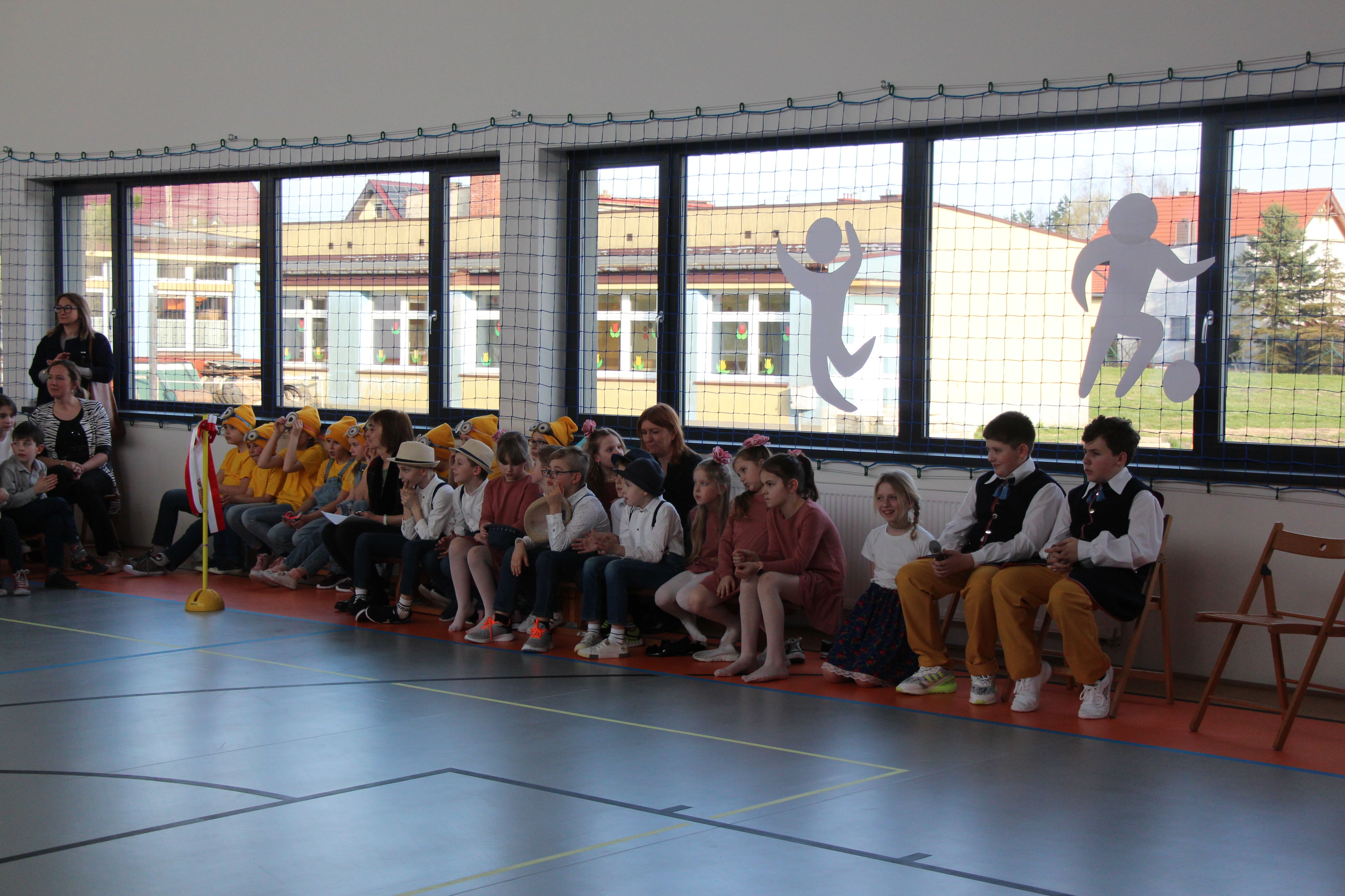 Tłumy na otwarciu sali gimnastycznej. Wielka chwila dla miejscowości