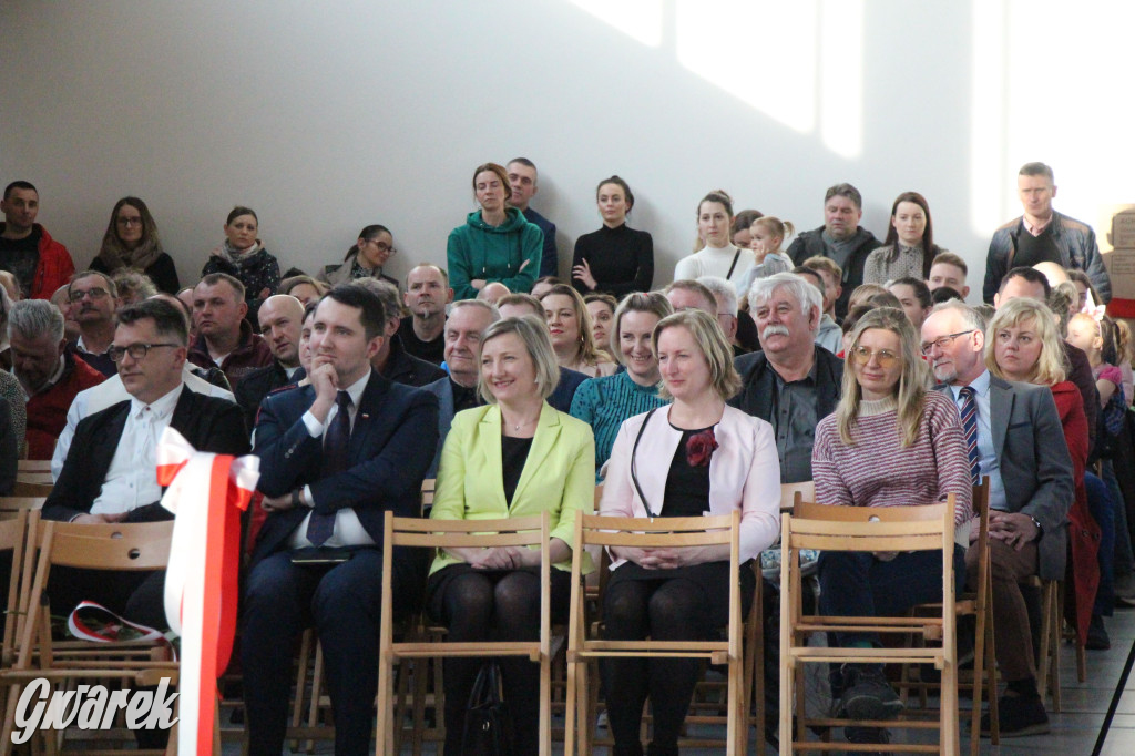 Tłumy na otwarciu sali gimnastycznej. Wielka chwila dla miejscowości