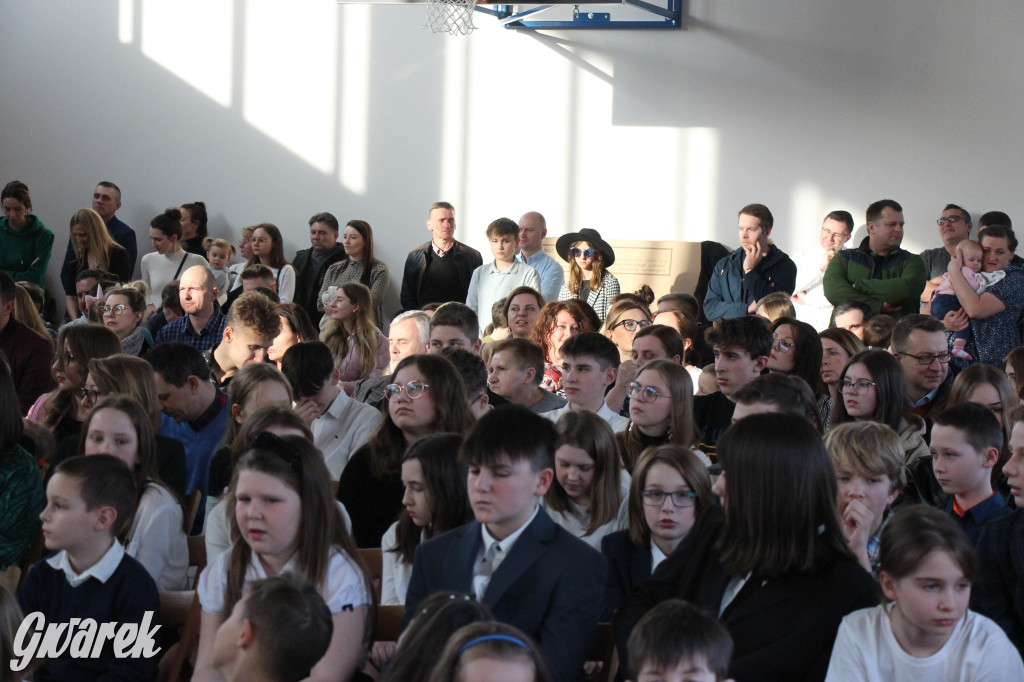Tłumy na otwarciu sali gimnastycznej. Wielka chwila dla miejscowości