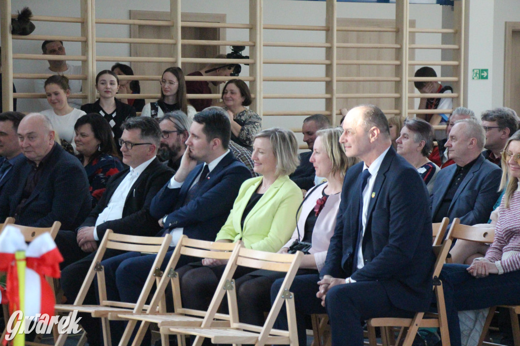Tłumy na otwarciu sali gimnastycznej. Wielka chwila dla miejscowości