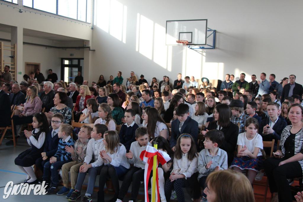 Tłumy na otwarciu sali gimnastycznej. Wielka chwila dla miejscowości
