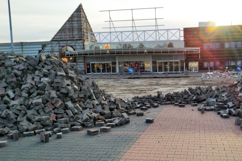 Rozbiórka w Bytomiu. Co z halą po Tesco w Tarnowskich Górach?