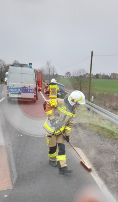 Pijany wjechał w barierki