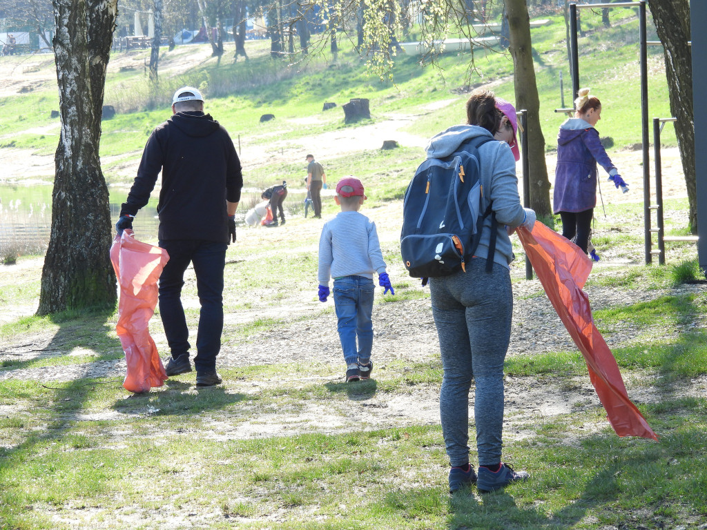 Strzybnica, zalew Nakło-Chechło. Akcje sprzątania