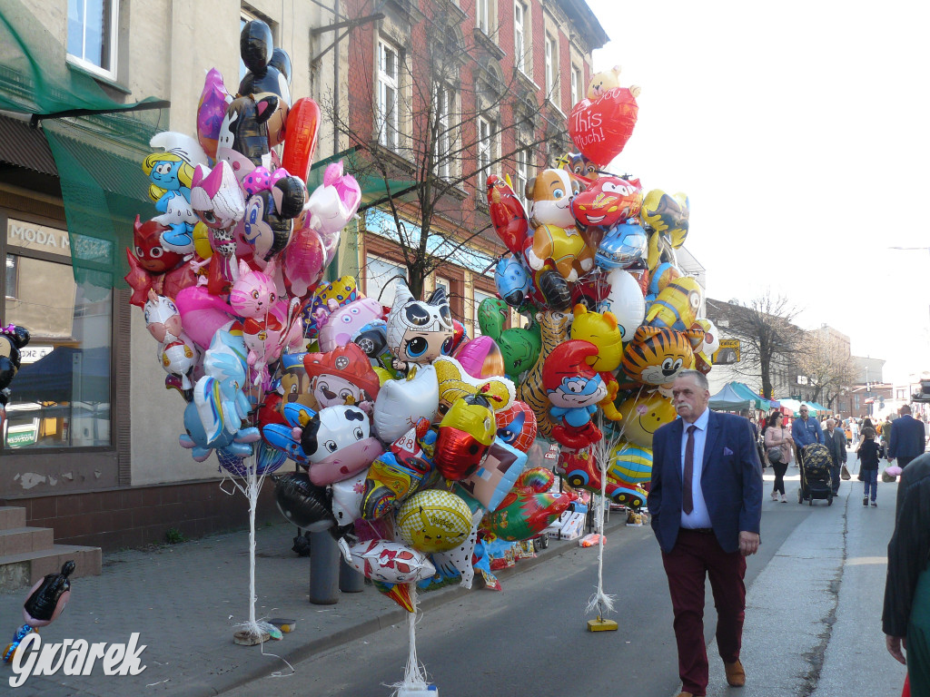 Odpust w Radzionkowie w słoneczny dzień