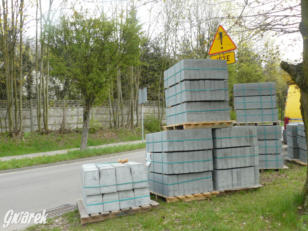 Tarnowskie Góry. Zamknięty chodnik przy Bytomskiej