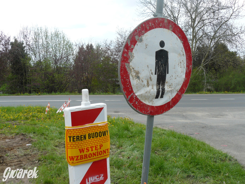 Tarnowskie Góry. Zamknięty chodnik przy Bytomskiej