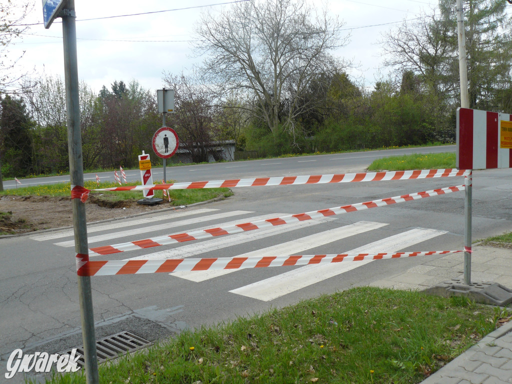 Tarnowskie Góry. Zamknięty chodnik przy Bytomskiej