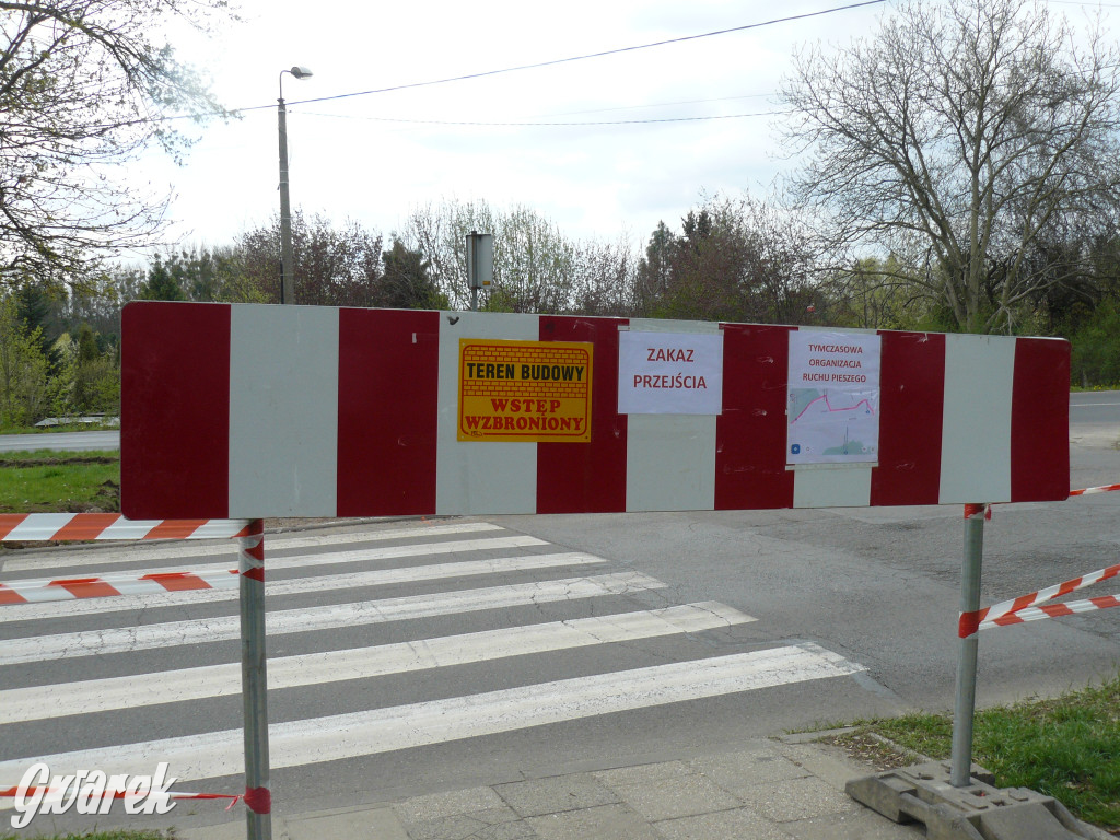 Tarnowskie Góry. Zamknięty chodnik przy Bytomskiej