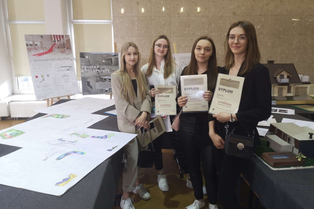 Brawo, dziewczyny! Sukces uczennic Budowlanki