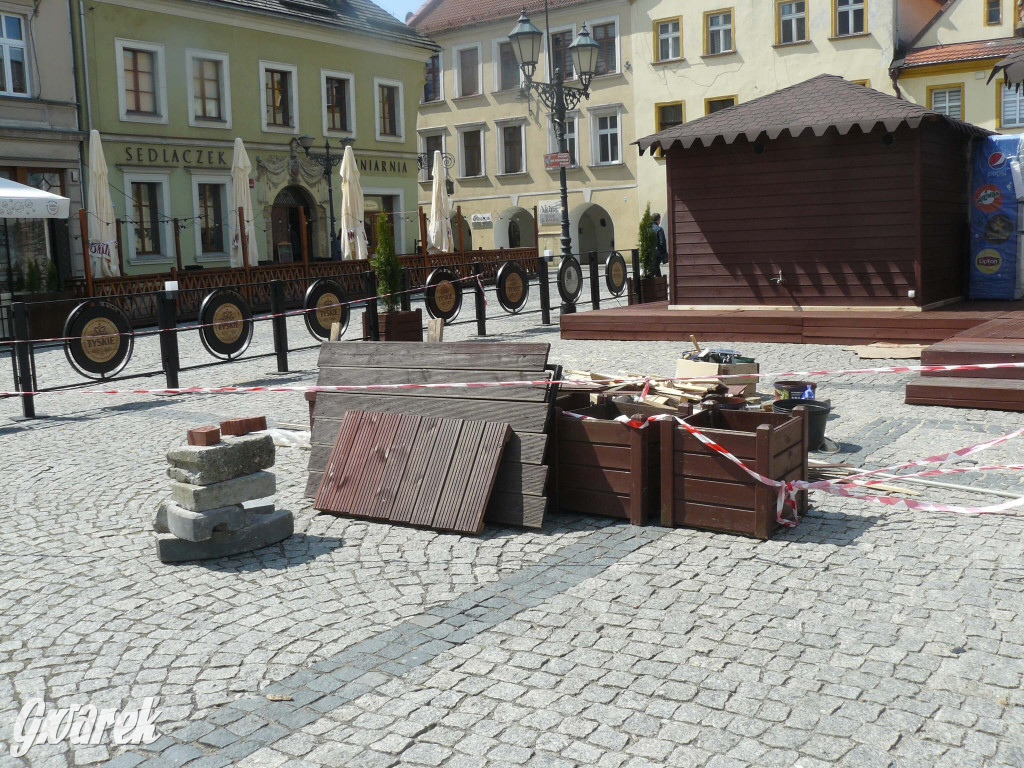 Tarnowskie Góry, rynek. Wracają ogródki letnie