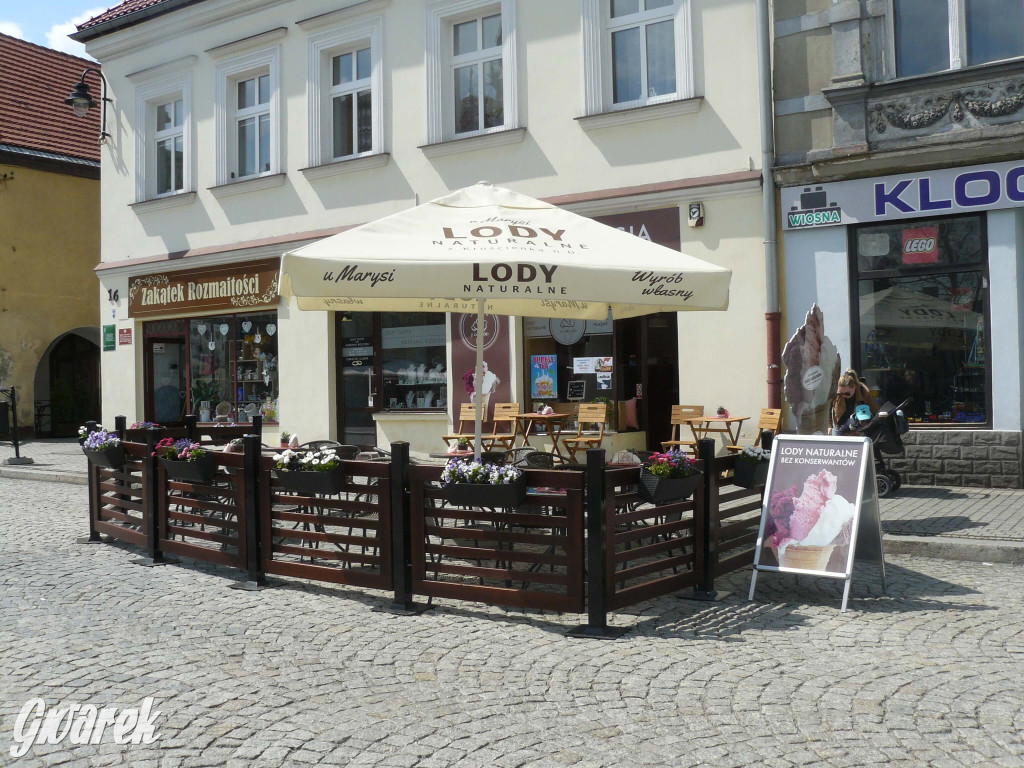 Tarnowskie Góry, rynek. Wracają ogródki letnie