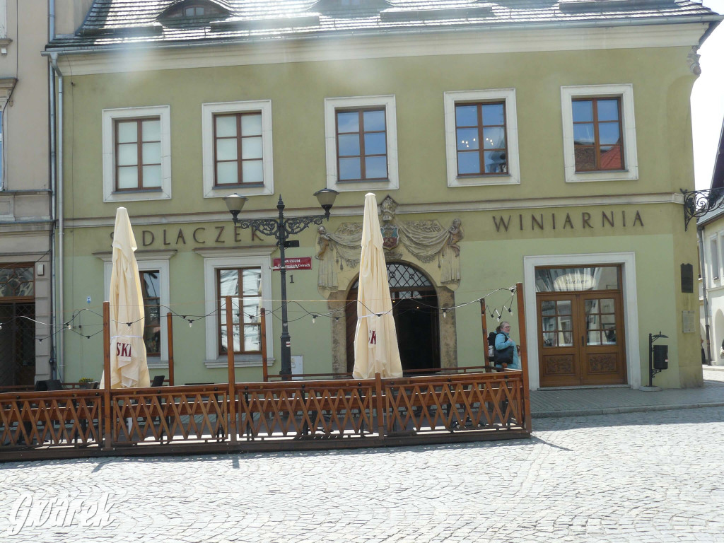 Tarnowskie Góry, rynek. Wracają ogródki letnie