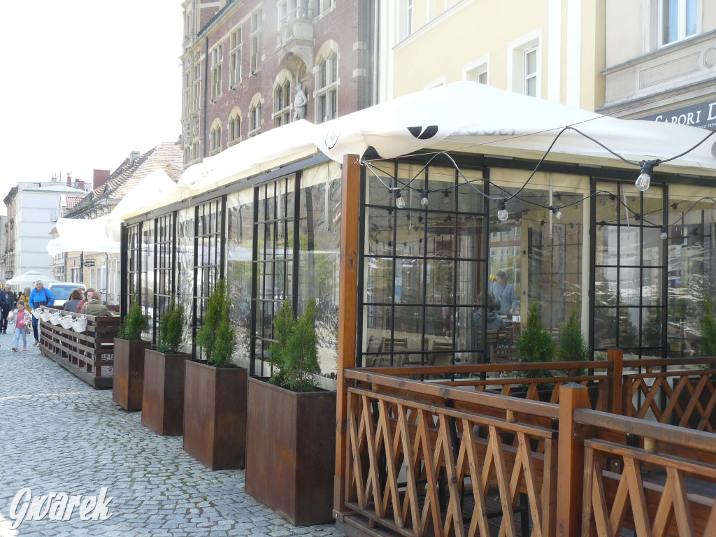 Tarnowskie Góry, rynek. Wracają ogródki letnie