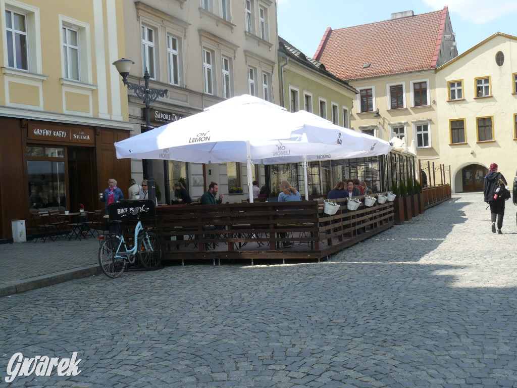 Tarnowskie Góry, rynek. Wracają ogródki letnie