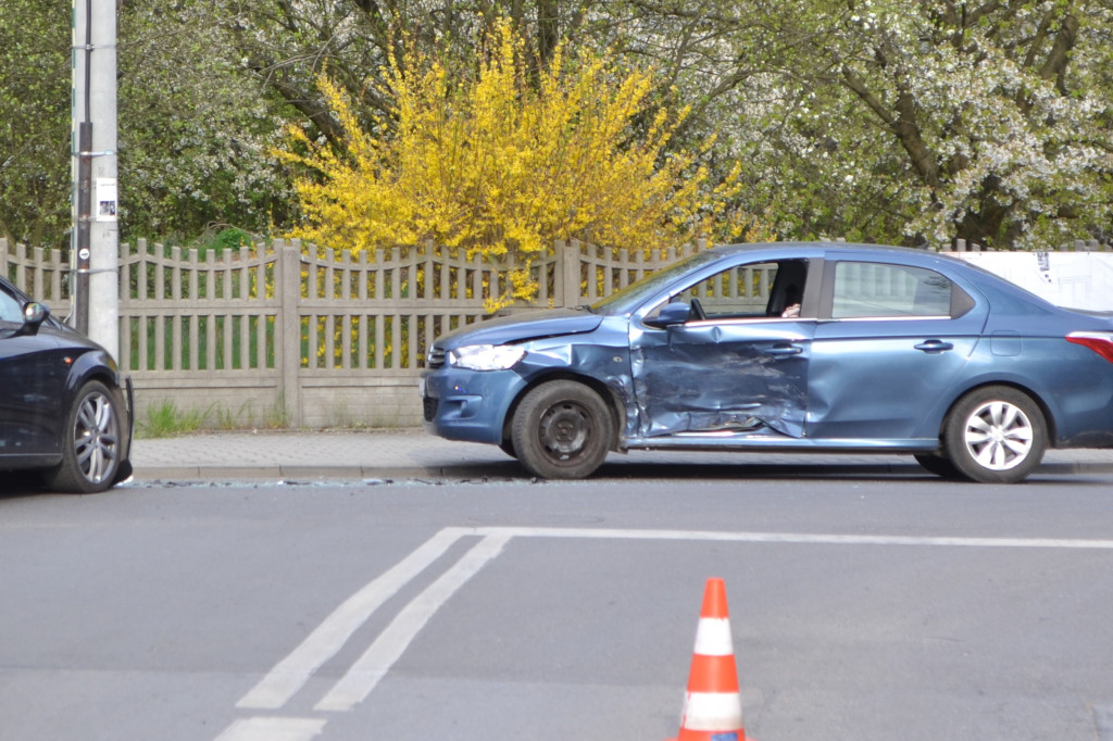 Dwie osoby ranne. Wypadek na ul. Szczęść Boże