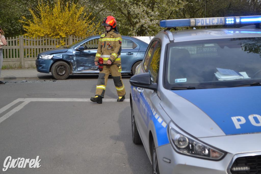 Dwie osoby ranne. Wypadek na ul. Szczęść Boże