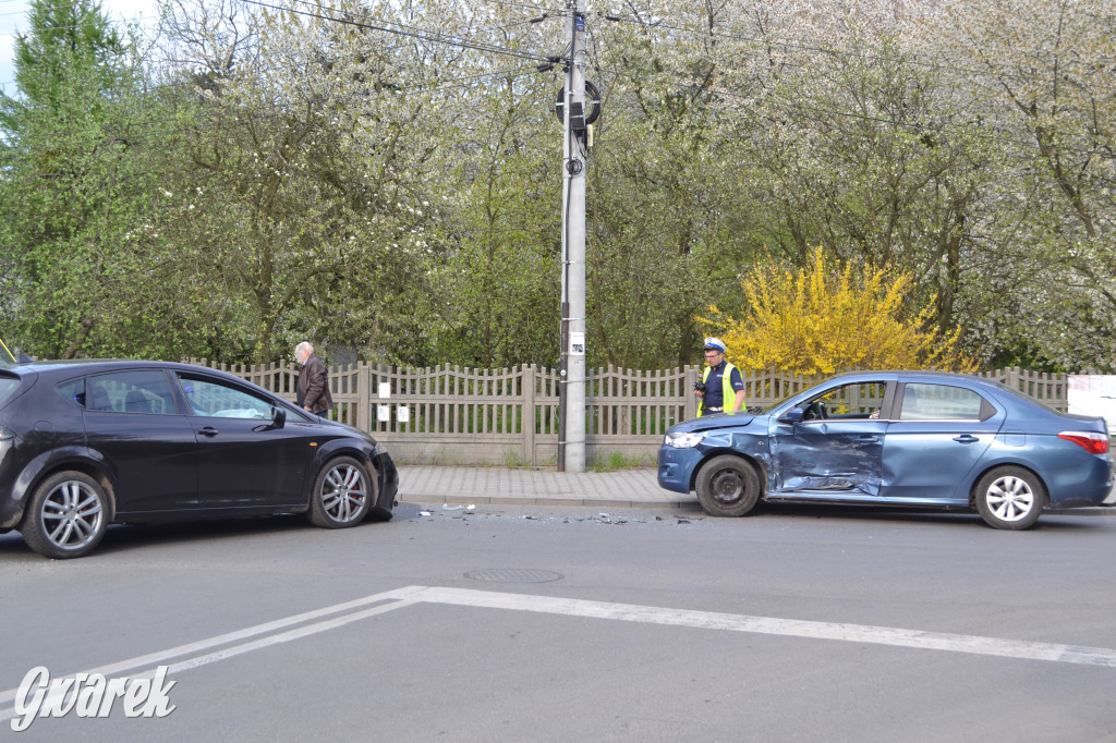 Dwie osoby ranne. Wypadek na ul. Szczęść Boże