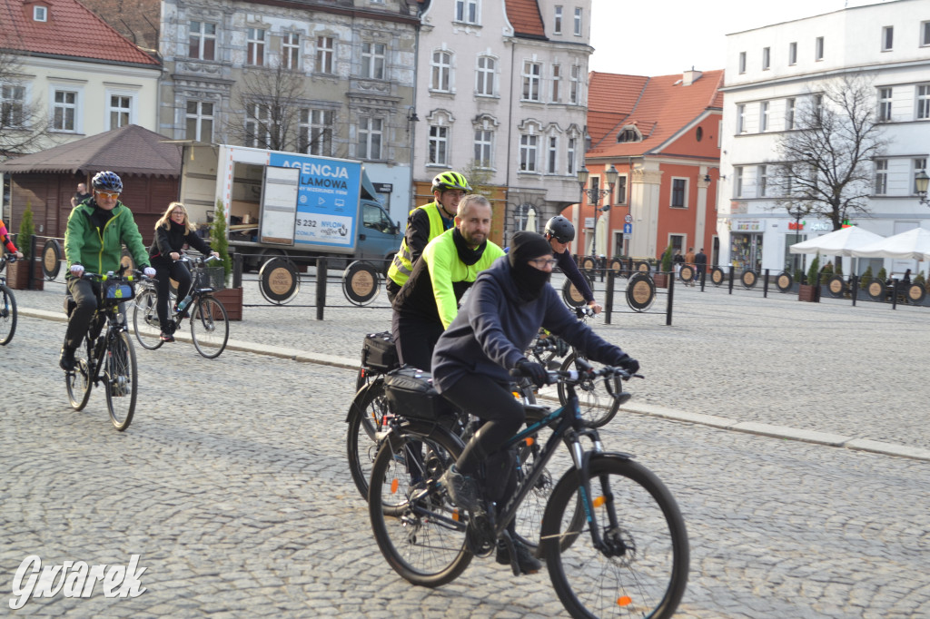 Masa krytyczna na nowej drodze (rowerowej)