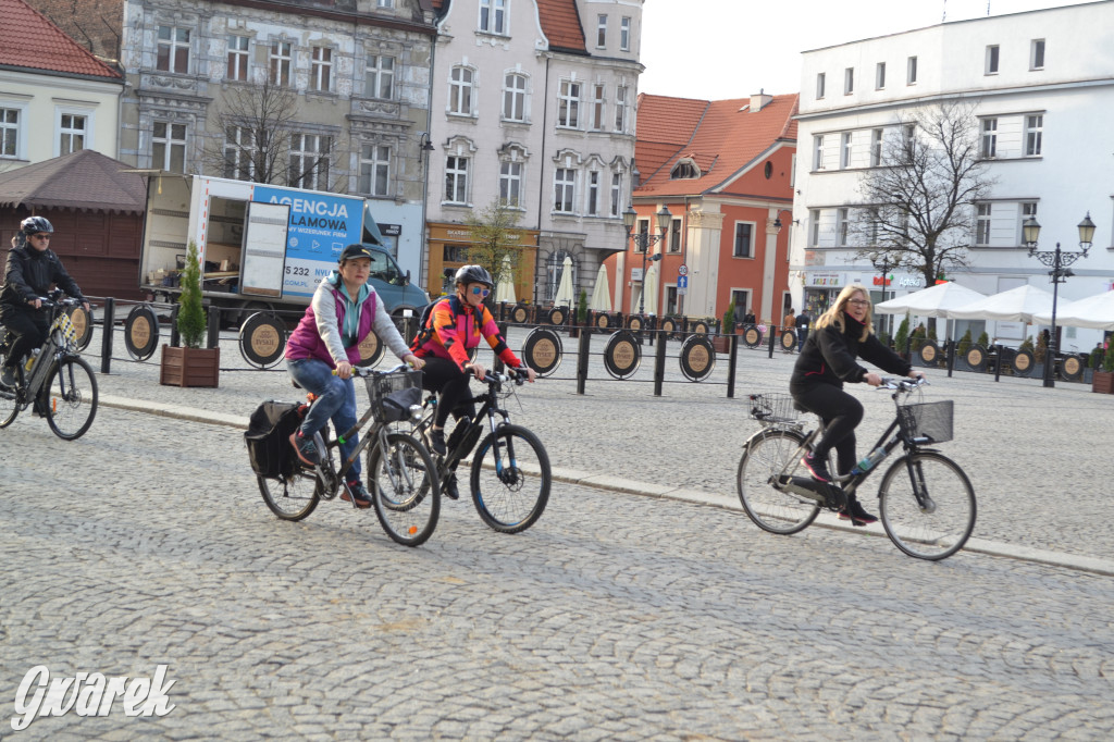Masa krytyczna na nowej drodze (rowerowej)