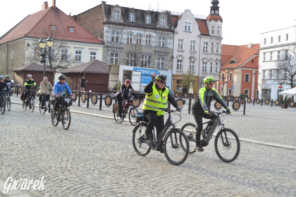 Masa krytyczna na nowej drodze (rowerowej)