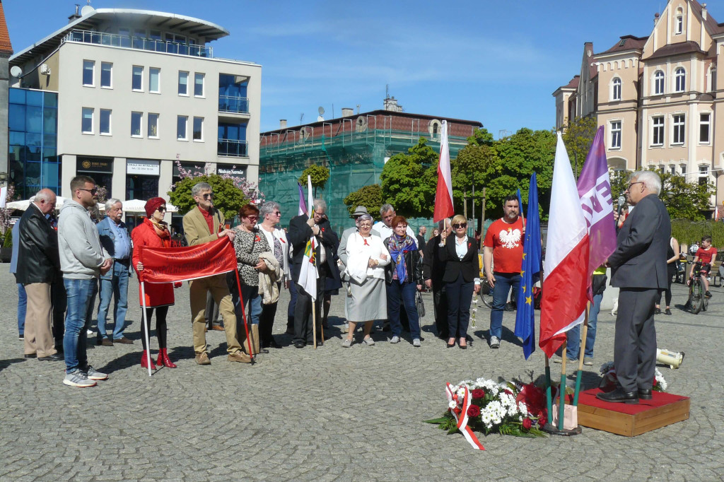 Tarnowskie Góry. Pochód pierwszomajowy