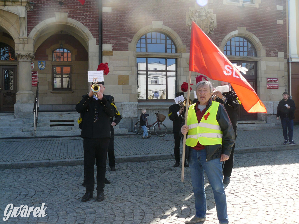 Tarnowskie Góry. Pochód pierwszomajowy