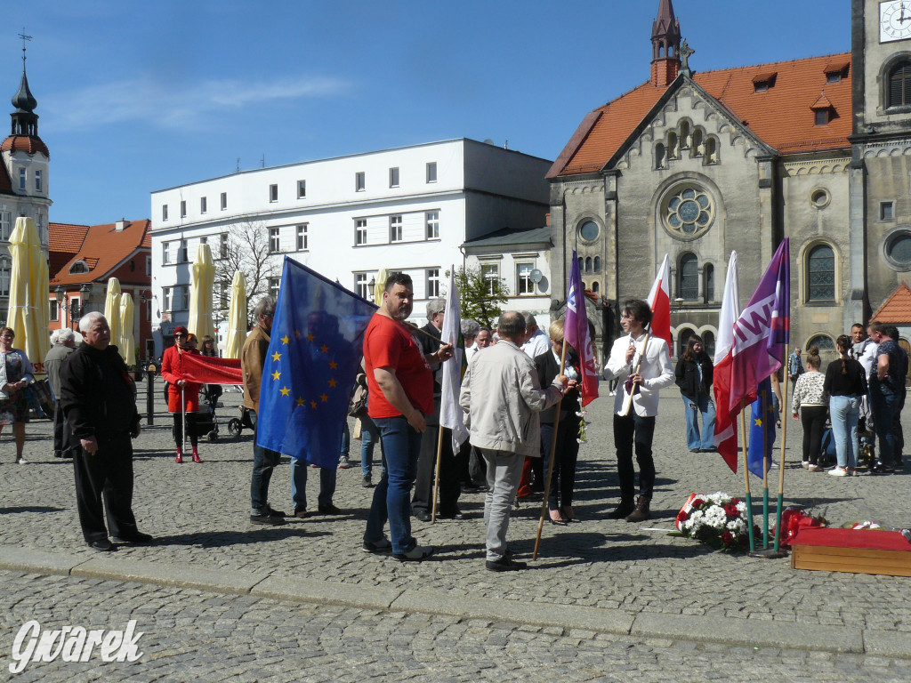Tarnowskie Góry. Pochód pierwszomajowy