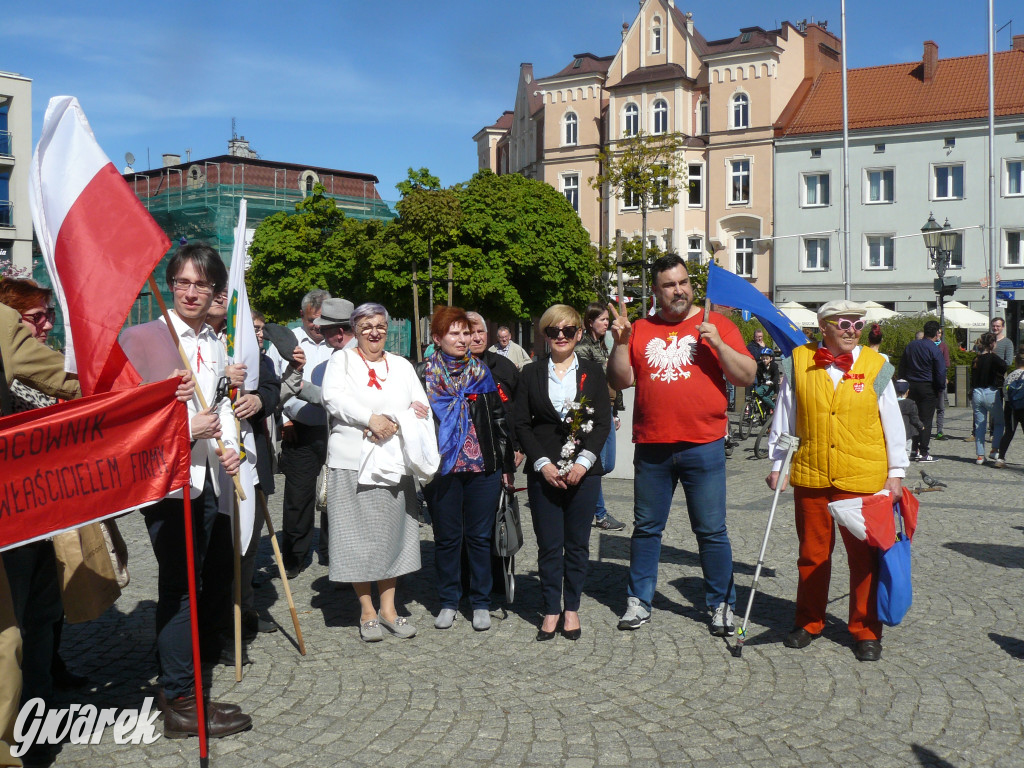 Tarnowskie Góry. Pochód pierwszomajowy