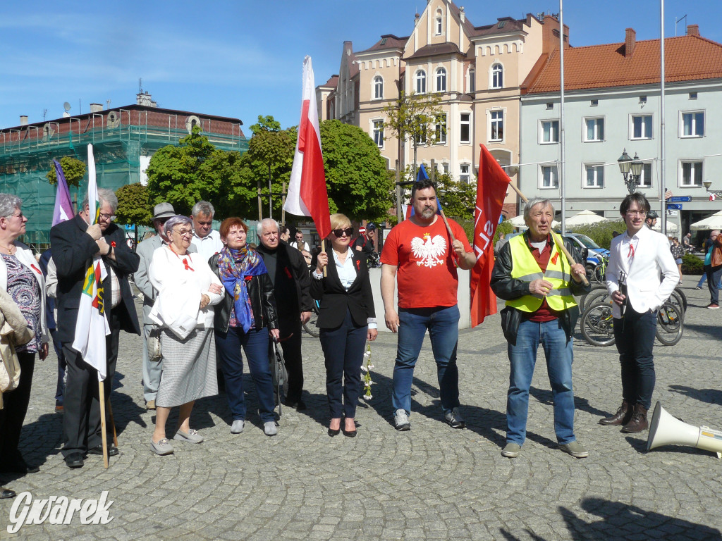 Tarnowskie Góry. Pochód pierwszomajowy