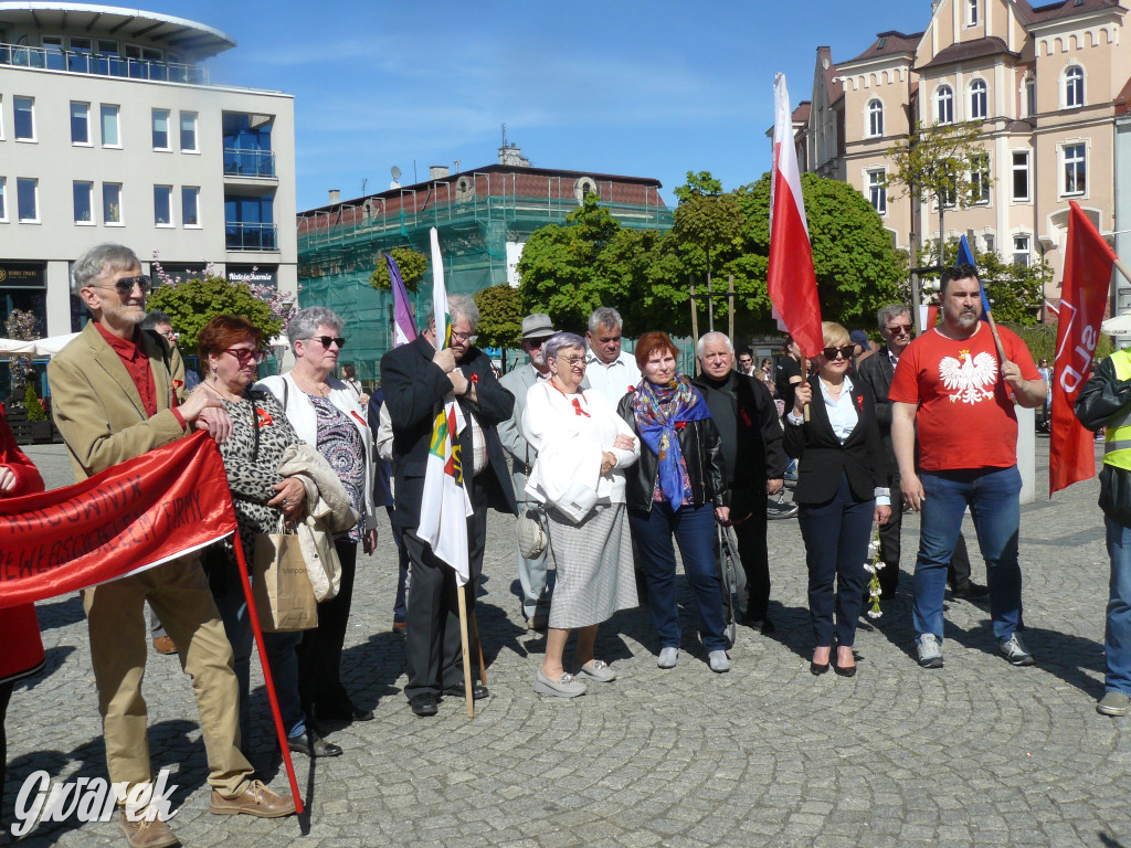 Tarnowskie Góry. Pochód pierwszomajowy