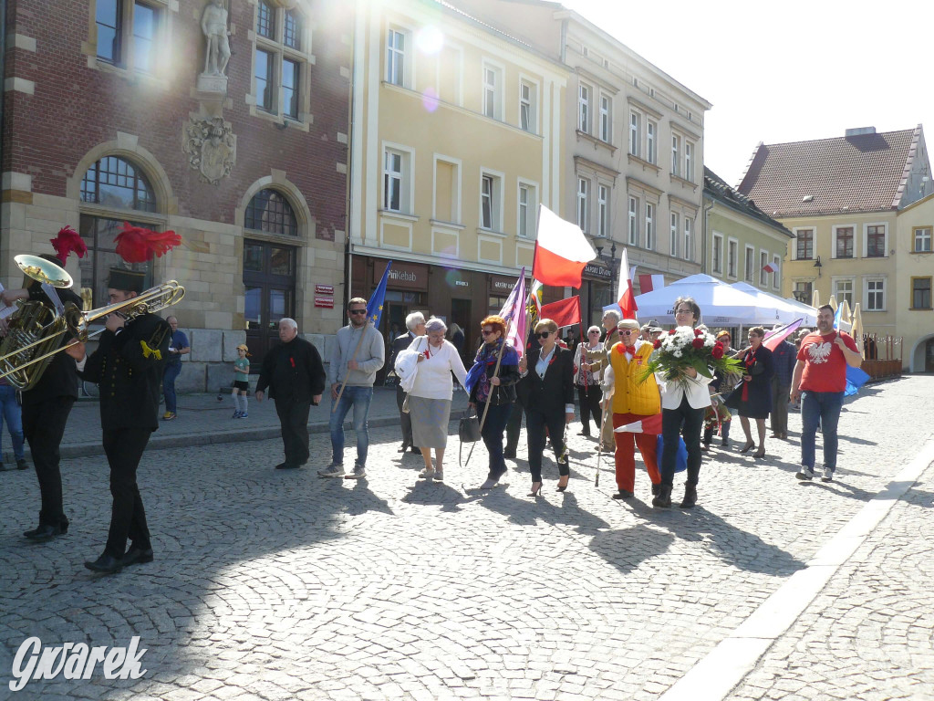 Tarnowskie Góry. Pochód pierwszomajowy