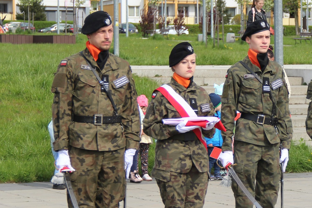 Radzionków. Uroczyste podniesienie flagi