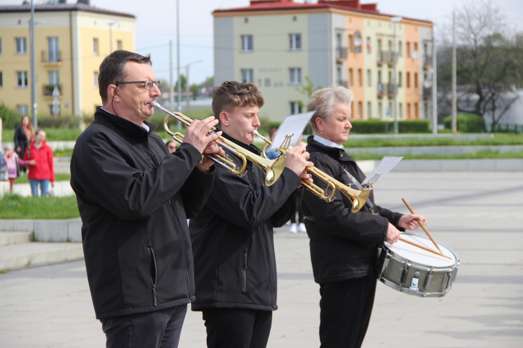 Radzionków. Uroczyste podniesienie flagi