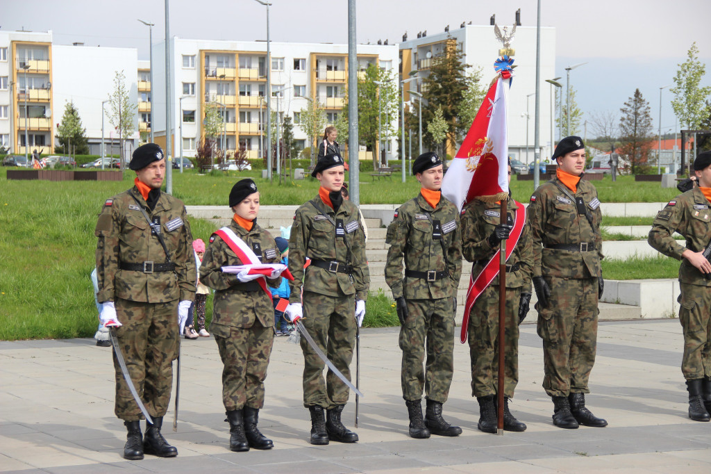 Radzionków. Uroczyste podniesienie flagi