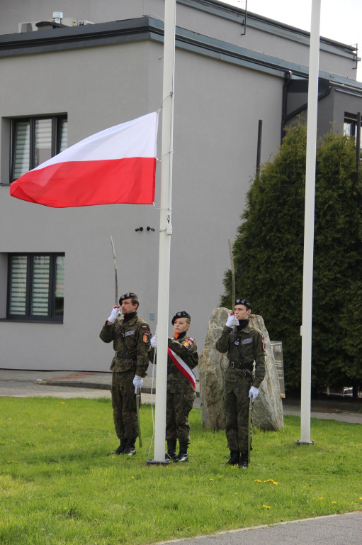 Radzionków. Uroczyste podniesienie flagi
