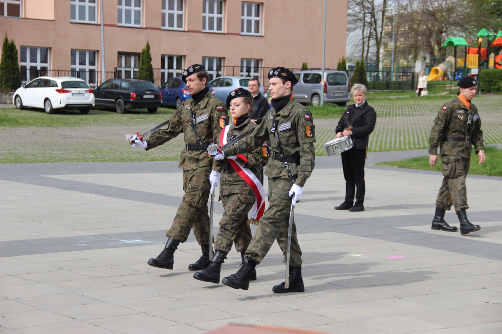 Radzionków. Uroczyste podniesienie flagi