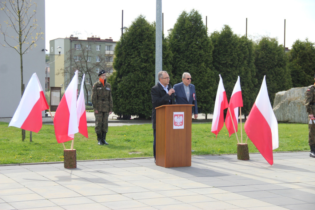 Radzionków. Uroczyste podniesienie flagi