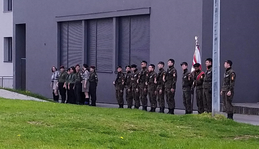 Radzionków. Uroczyste podniesienie flagi