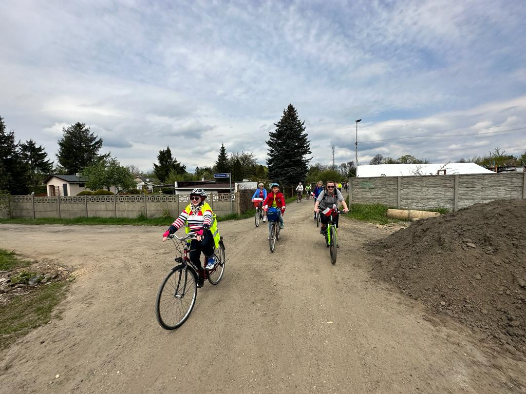 Tarnowskie Góry. Święto polskiej flagi. Hymn i rajd rowerowy