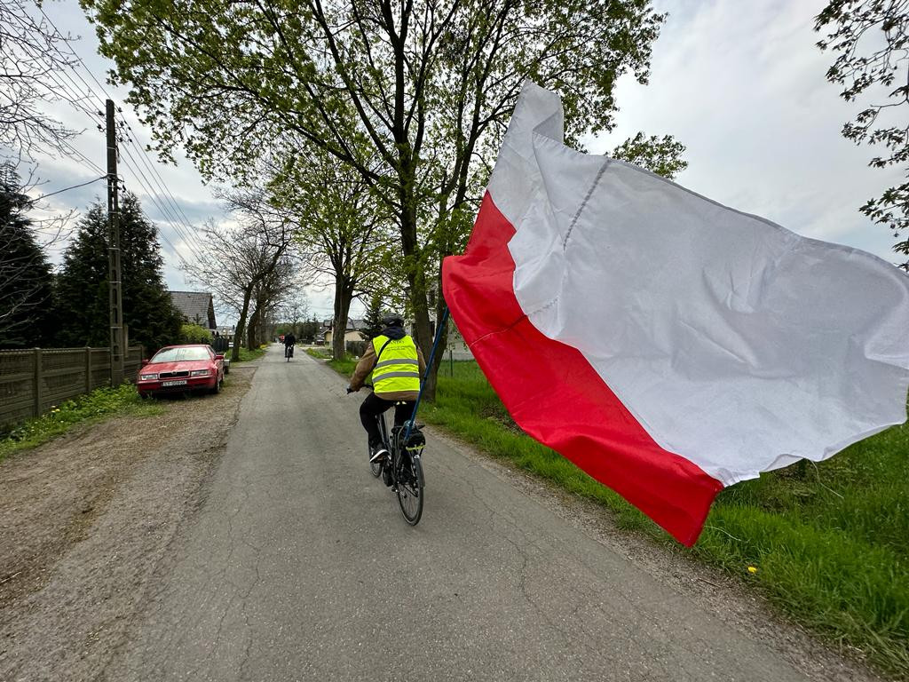Tarnowskie Góry. Święto polskiej flagi. Hymn i rajd rowerowy