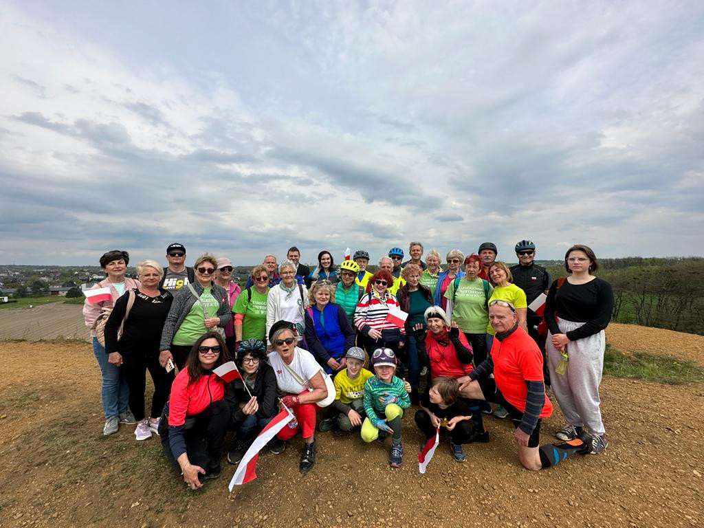 Tarnowskie Góry. Święto polskiej flagi. Hymn i rajd rowerowy