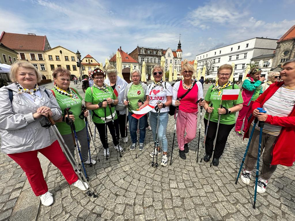 Tarnowskie Góry. Święto polskiej flagi. Hymn i rajd rowerowy
