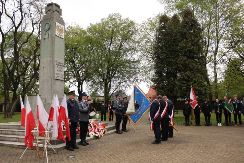 3 Maja w Piekarach Śląskich. Patriotycznie pod kopcem