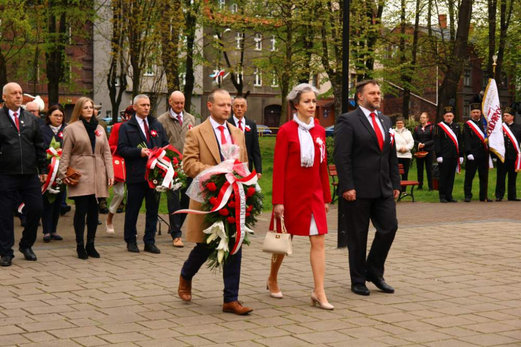 3 Maja w Piekarach Śląskich. Patriotycznie pod kopcem