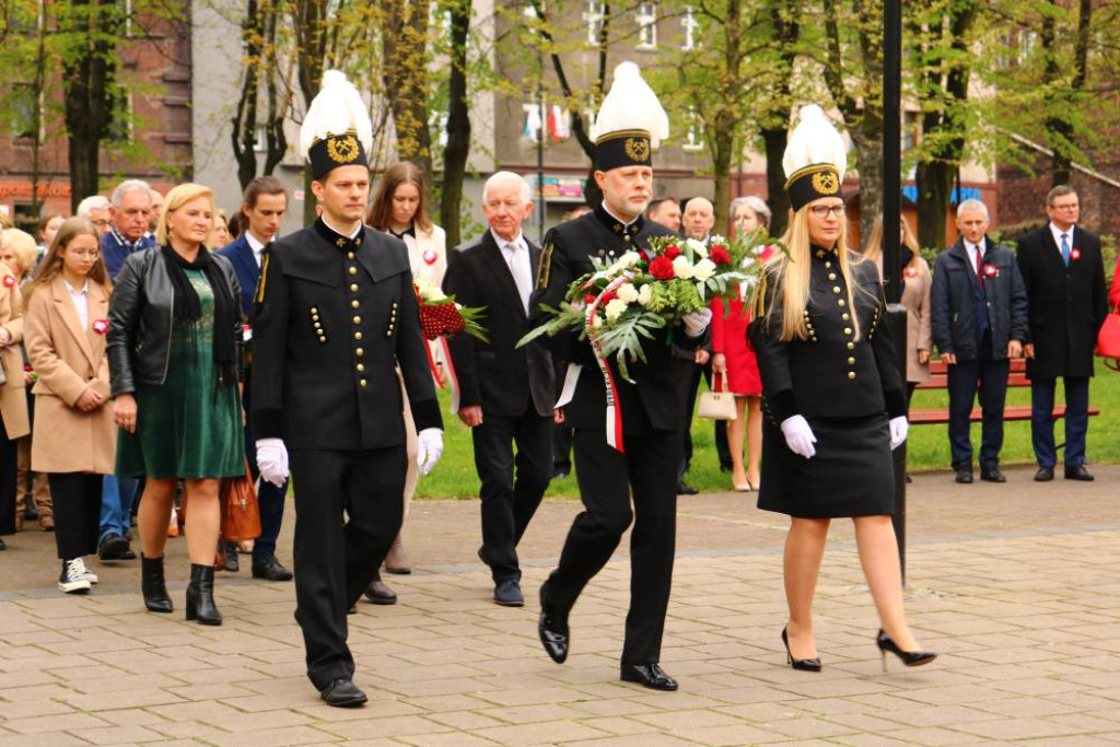 3 Maja w Piekarach Śląskich. Patriotycznie pod kopcem